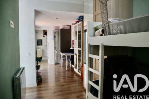 Kaupunkipientalo myytävänä Cerdanyola Del Valles, Barcelona, Espanja, 3 makuuhuonetta, 142 m2 No. 152731 - kuva 21