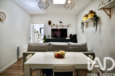 Kaupunkipientalo myytävänä Cerdanyola Del Valles, Barcelona, Espanja, 3 makuuhuonetta, 142 m2 No. 152731 - kuva 7