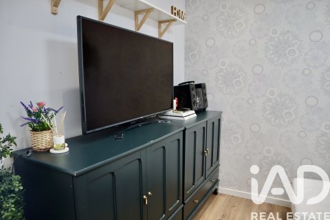 Kaupunkipientalo myytävänä Cerdanyola Del Valles, Barcelona, Espanja, 3 makuuhuonetta, 142 m2 No. 152731 - kuva 16