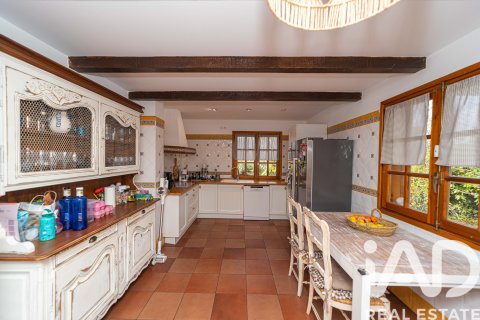 Dom w Sariegos, Leon, Hiszpania 4 sypialnie, 223 mkw. nr 152733 – zdjęcie 8