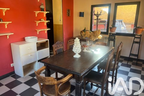 Villa for sale in Valdefresno, Leon, Spain 4 bedrooms, 220 sq.m. No. 152736 - photo 8