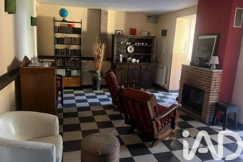 Villa for sale in Valdefresno, Leon, Spain 4 bedrooms, 220 sq.m. No. 152736 - photo 9