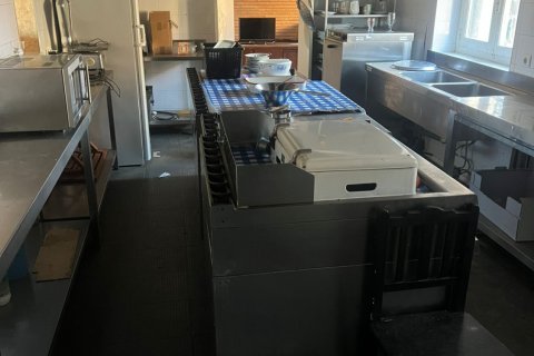 Villa for sale in Valdefresno, Leon, Spain 4 bedrooms, 220 sq.m. No. 152736 - photo 6