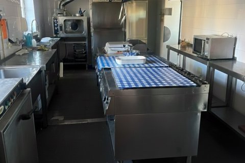 Villa for sale in Valdefresno, Leon, Spain 4 bedrooms, 220 sq.m. No. 152736 - photo 7