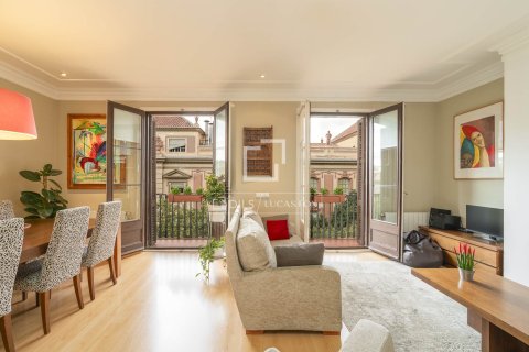 Apartment à vendre à Barcelona, Espagne, 3 chambres, 123 m2 No. 150457 - photo 2