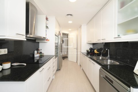 Wohnung zum Verkauf in Barcelona, Spanien 4 Schlafzimmer, 131 m2 Nr. 150458 - Foto 14