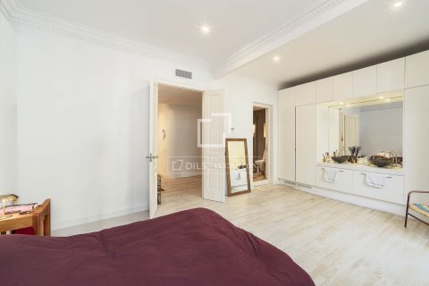 Apartment à vendre à Barcelona, Espagne, 3 chambres, 165 m2 No. 150456 - photo 28