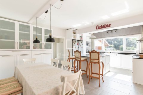 Villa for sale in Sant Cugat Del Valles, Barcelona, Spain 5 bedrooms, 338 sq.m. No. 150455 - photo 9