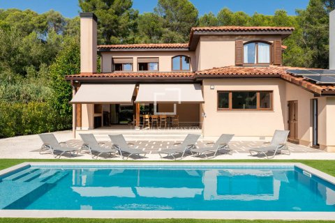 Villa for sale in Sant Cugat Del Valles, Barcelona, Spain 5 bedrooms, 338 sq.m. No. 150455 - photo 29