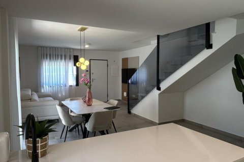 Townhouse for sale in Pilar de la Horadada, Alicante, Spain 3 bedrooms, 94 sq.m. No. 168636 - photo 3