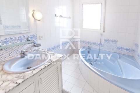 Willa w Lloret de Mar, Girona, Hiszpania 5 sypialni, 500 mkw. nr 176857 – zdjęcie 12