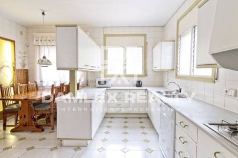 Willa w Lloret de Mar, Girona, Hiszpania 5 sypialni, 500 mkw. nr 176857 – zdjęcie 8
