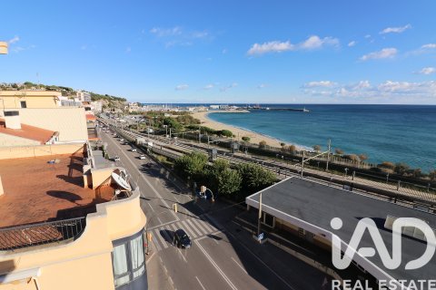 Apartament w Arenys de Mar, Barcelona, Hiszpania 2 sypialnie, 63 mkw. nr 152815 – zdjęcie 2