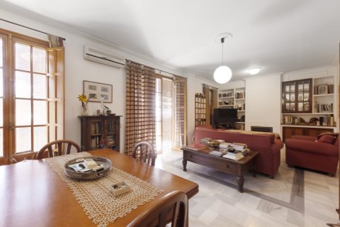 House for sale in Coria del Rio, Seville, Spain 5 bedrooms, 500 sq.m. No. 155970 - photo 6