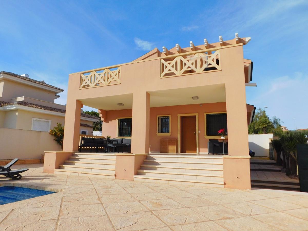 Villa a Ciudad Quesada, Alicante, Spagna 4 camere da letto, 207 mq. N° 149112