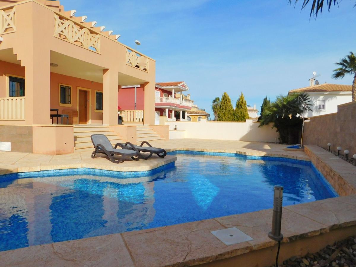 Villa a Ciudad Quesada, Alicante, Spagna 4 camere da letto, 207 mq. N° 149112
