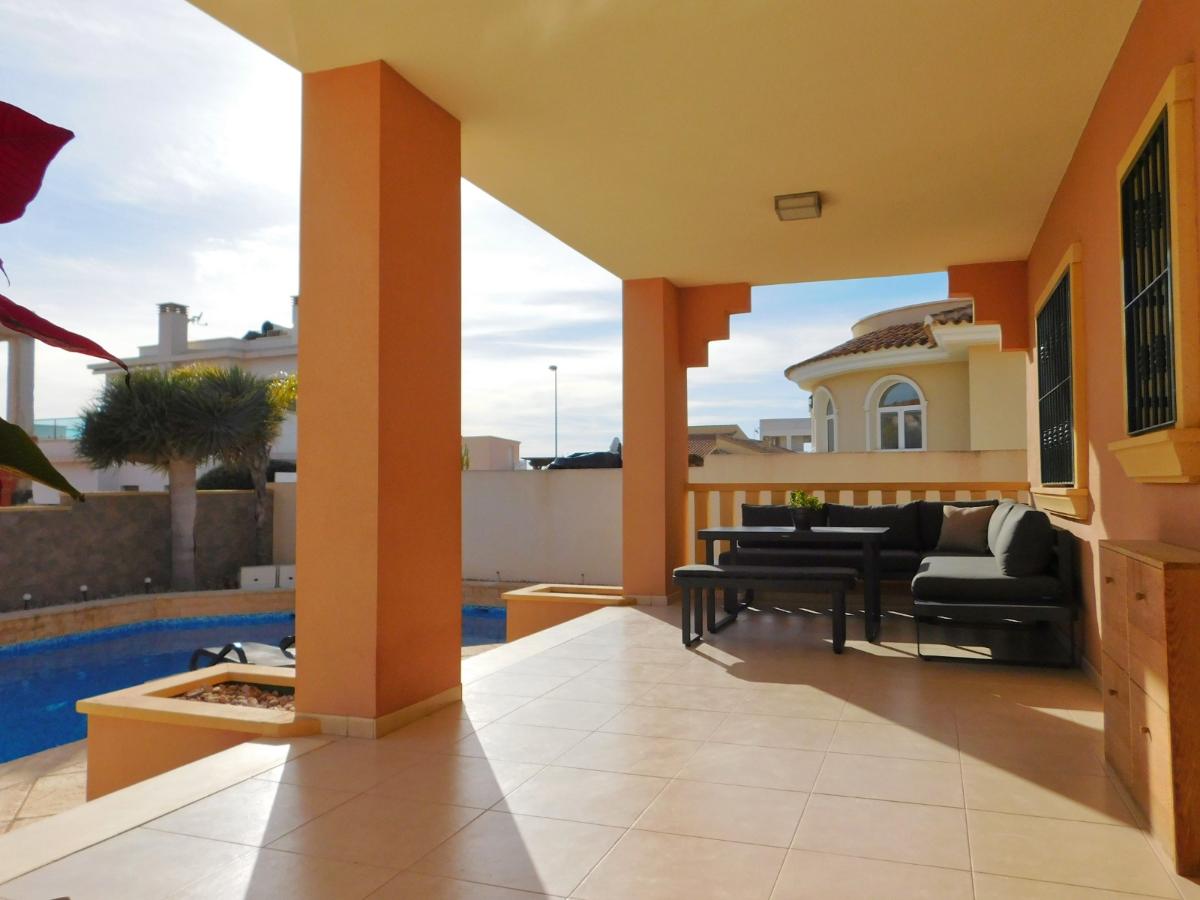 Villa a Ciudad Quesada, Alicante, Spagna 4 camere da letto, 207 mq. N° 149112