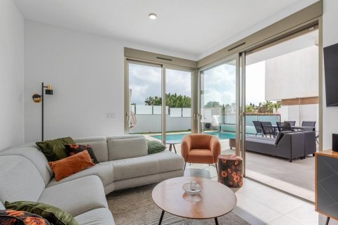 Villa en venta en Alicante, España 4 dormitorios, 150 m2 No. 149113 - foto 8