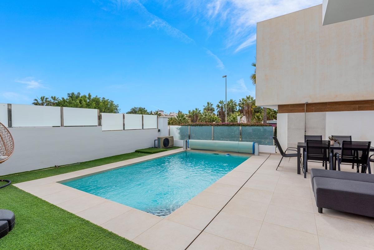 Villa à Alicante, Espagne 4 chambres, 150 m2 No. 149113