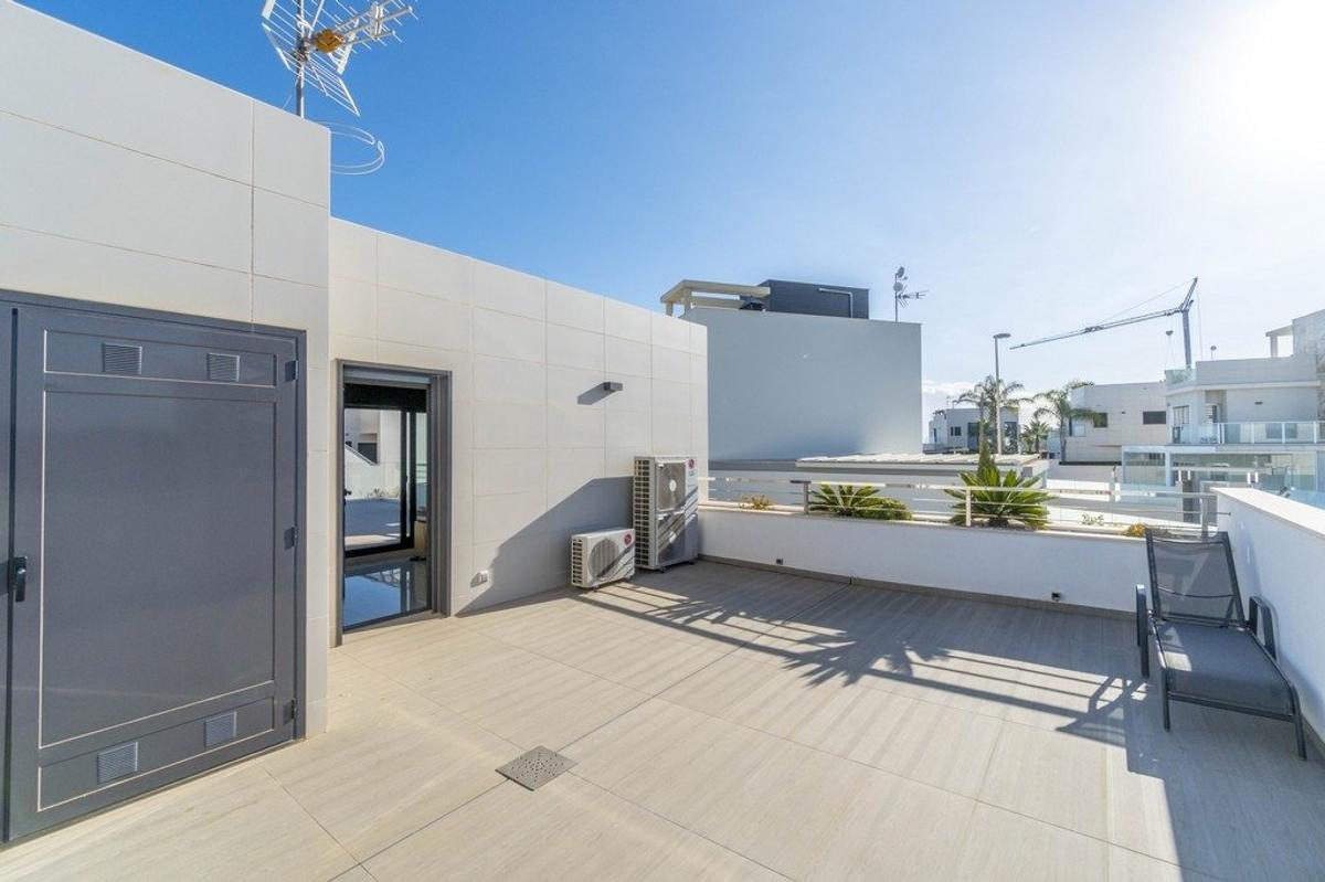 Villa in Alicante, Spain 3 bedrooms, 196 sq.m. No. 149117