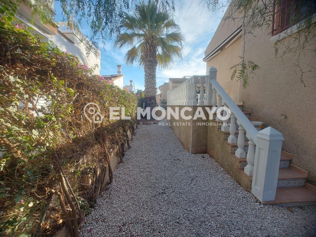 Villa a Algorfa, Alicante, Spagna 3 camere da letto, 84 mq. N° 149114
