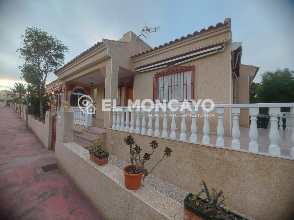 Villa a Algorfa, Alicante, Spagna 3 camere da letto, 84 mq. N° 149114