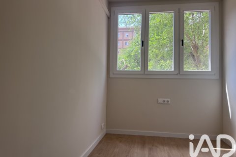 Apartment à louer à Barcelona, Espagne, 3 chambres, 87 m2 No. 187557 - photo 11