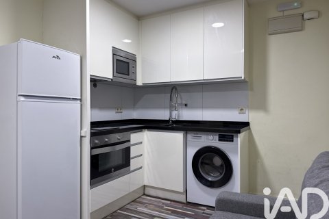 Huoneisto vuokrattavana Oviedo, Asturias, Espanja, 1 makuuhuone, 49 m2 No. 187558 - kuva 11