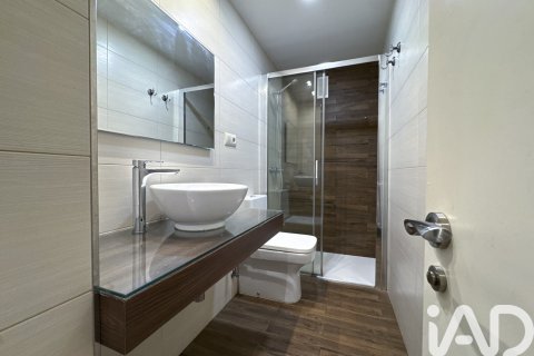 Huoneisto vuokrattavana Oviedo, Asturias, Espanja, 1 makuuhuone, 49 m2 No. 187558 - kuva 16