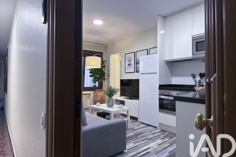 Huoneisto vuokrattavana Oviedo, Asturias, Espanja, 1 makuuhuone, 49 m2 No. 187558 - kuva 9