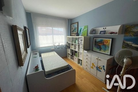 Duplex à vendre à Sant Feliu de Llobregat, Barcelona, Espagne, 4 chambres, 209 m2 No. 187553 - photo 12