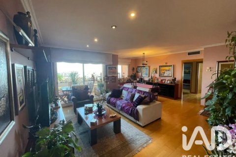 Duplex à vendre à Sant Feliu de Llobregat, Barcelona, Espagne, 4 chambres, 209 m2 No. 187553 - photo 7
