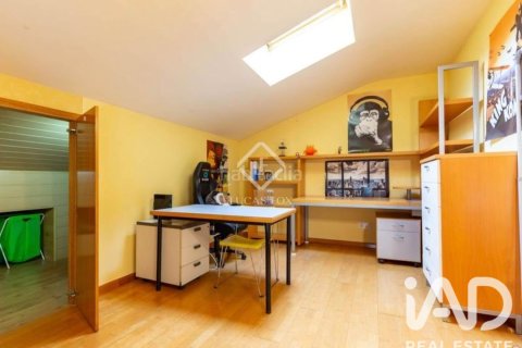 Duplex à vendre à Sant Feliu de Llobregat, Barcelona, Espagne, 4 chambres, 209 m2 No. 187553 - photo 27