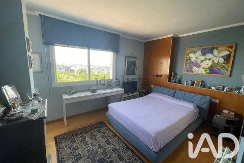 Duplex à vendre à Sant Feliu de Llobregat, Barcelona, Espagne, 4 chambres, 209 m2 No. 187553 - photo 13