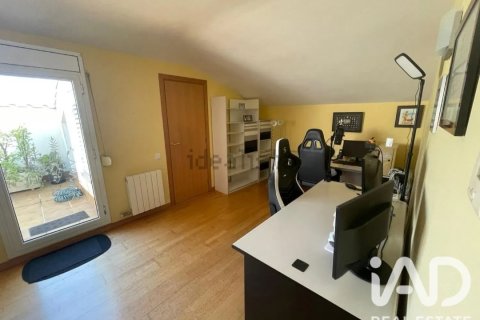 Duplex à vendre à Sant Feliu de Llobregat, Barcelona, Espagne, 4 chambres, 209 m2 No. 187553 - photo 20