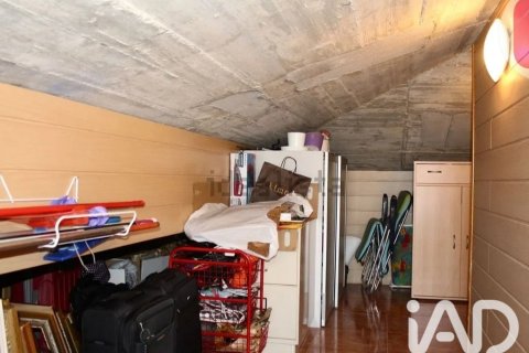 Duplex à vendre à Sant Feliu de Llobregat, Barcelona, Espagne, 4 chambres, 209 m2 No. 187553 - photo 23