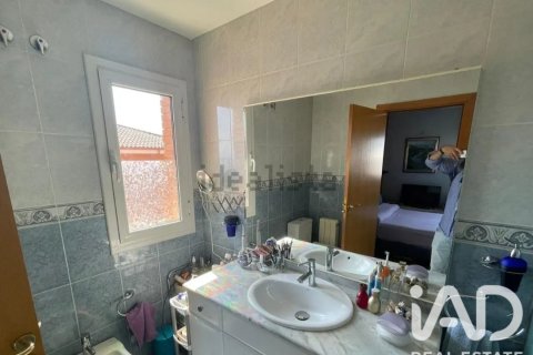 Duplex à vendre à Sant Feliu de Llobregat, Barcelona, Espagne, 4 chambres, 209 m2 No. 187553 - photo 16