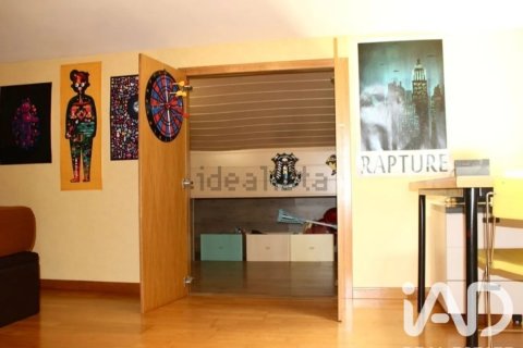 Duplex à vendre à Sant Feliu de Llobregat, Barcelona, Espagne, 4 chambres, 209 m2 No. 187553 - photo 28