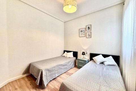 Kattohuoneisto myytävänä Torrevieja, Alicante, Espanja, 2 makuuhuonetta, 77 m2 No. 138817 - kuva 16