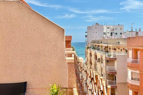 Kattohuoneisto myytävänä Torrevieja, Alicante, Espanja, 2 makuuhuonetta, 77 m2 No. 138817 - kuva 1