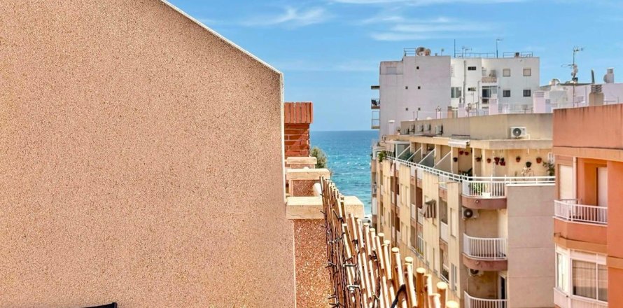 Penthouse Torrevieja, Alicante, Spain 2 bedrooms, 77 sq.m. No. 138817