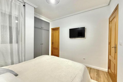 Kattohuoneisto myytävänä Torrevieja, Alicante, Espanja, 2 makuuhuonetta, 77 m2 No. 138817 - kuva 13
