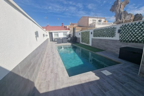 Villa à vendre à Torrevieja, Alicante, Espagne, 2 chambres, 68 m2 No. 140456 - photo 2