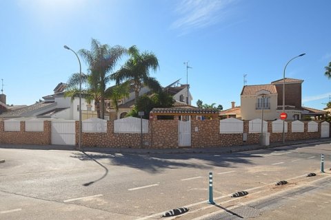 Villa till salu i Santiago de la Ribera, Murcia, Spanien 4 sovrum, 351 kvm. Nr. 140458 - foto 1