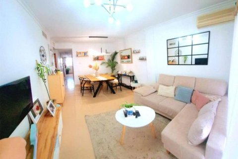 Huoneisto Guardamar del Segura, Alicante, Espanja 3 makuuhuonetta, 109 m2 No. 147594