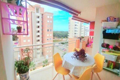 Huoneisto myytävänä Guardamar del Segura, Alicante, Espanja, 3 makuuhuonetta, 109 m2 No. 147594 - kuva 2