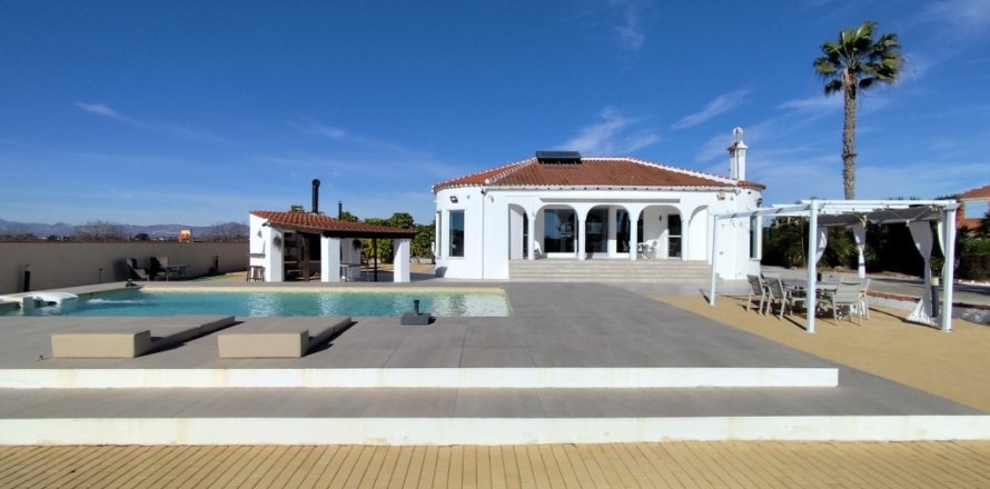 Villa a Alicante, Spagna 3 camere da letto, 165 mq. N° 147595