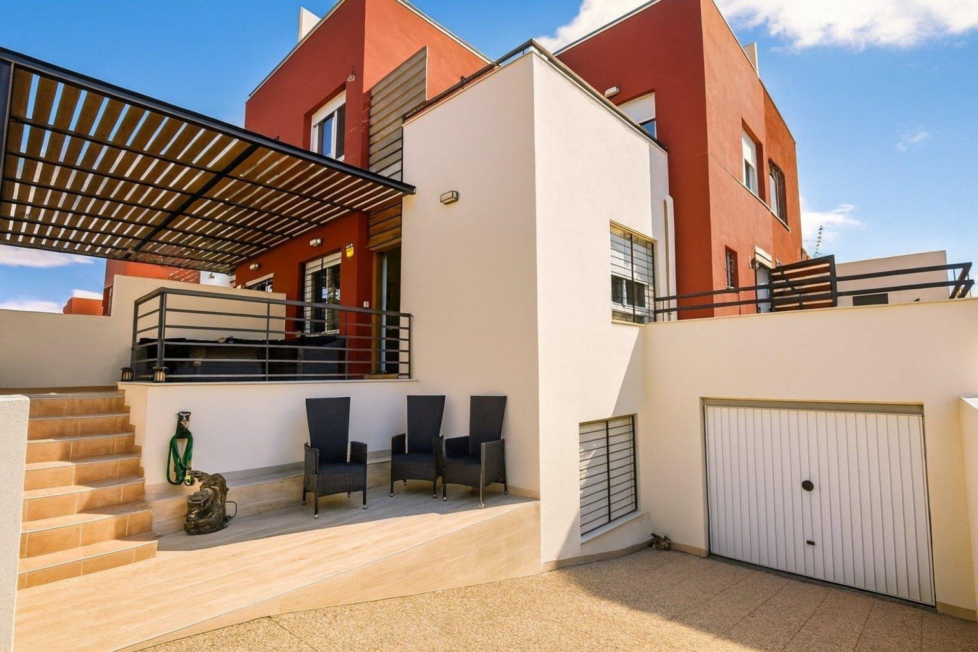 Casa a Algorfa, Alicante, Spagna 3 camere da letto, 170 mq. N° 147593