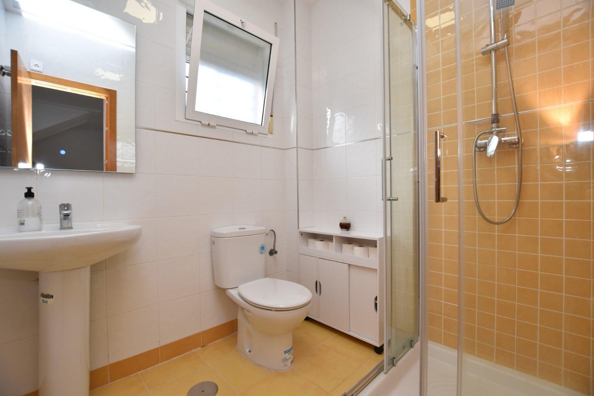 Casa a Algorfa, Alicante, Spagna 3 camere da letto, 170 mq. N° 147593