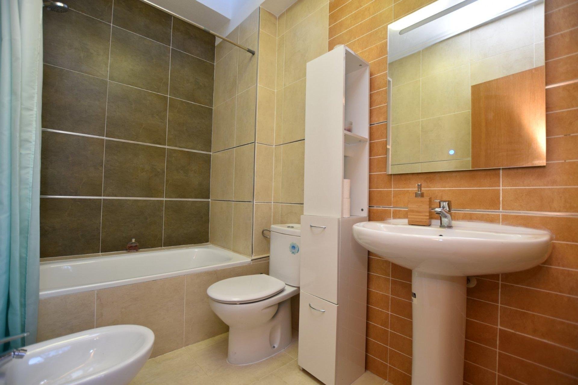 Casa a Algorfa, Alicante, Spagna 3 camere da letto, 170 mq. N° 147593